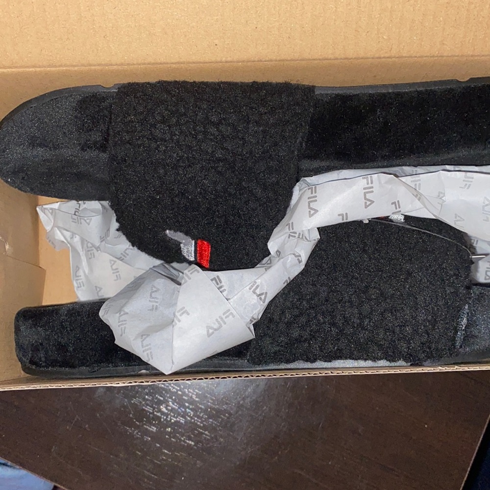 Brand new size 8 filas slides